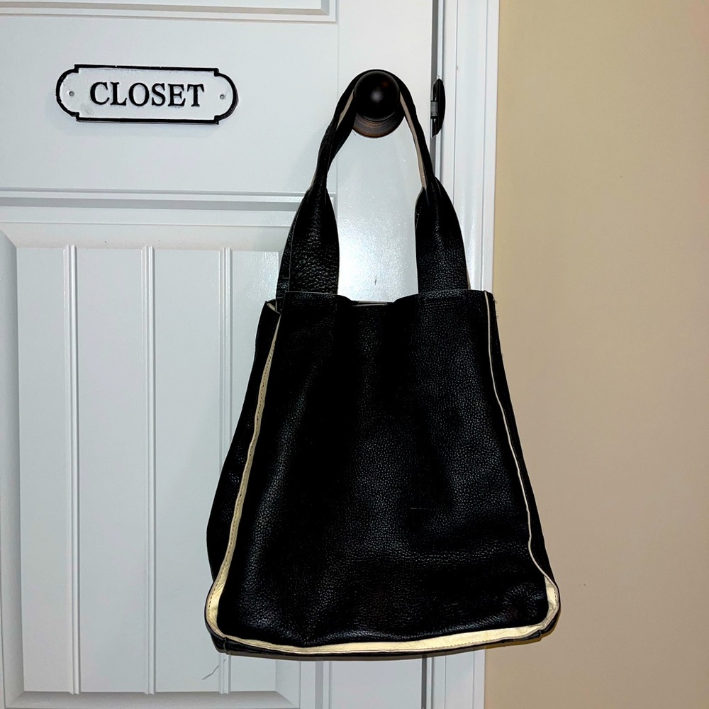 GAP Genuine Black Leather Black Tote Bag, magnetic snap closure, rolled handles